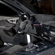 Exclusive interior fittings and steering wheels according to customer requirements